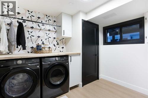 2416 Palliser Drive Sw, Calgary, AB - Indoor Photo Showing Laundry Room