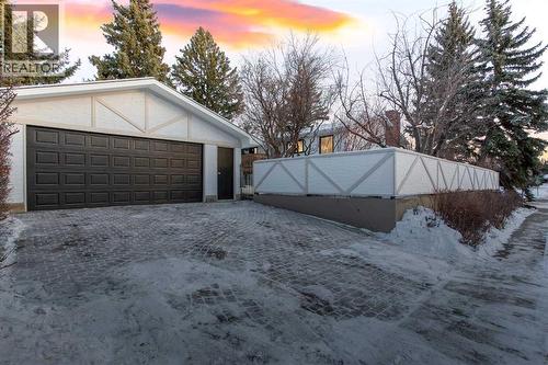 2416 Palliser Drive Sw, Calgary, AB - Outdoor