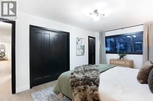2416 Palliser Drive Sw, Calgary, AB - Indoor Photo Showing Bedroom