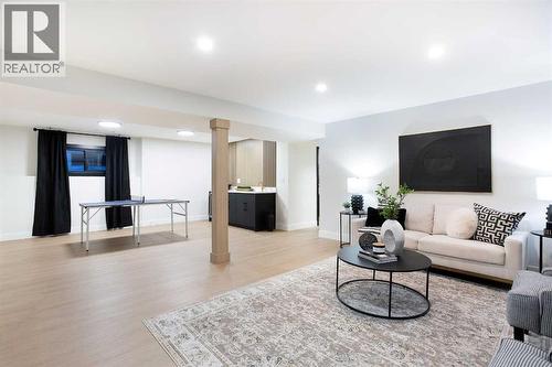 2416 Palliser Drive Sw, Calgary, AB - Indoor Photo Showing Living Room
