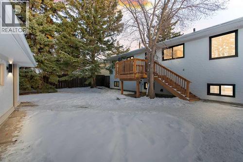 2416 Palliser Drive Sw, Calgary, AB - Outdoor
