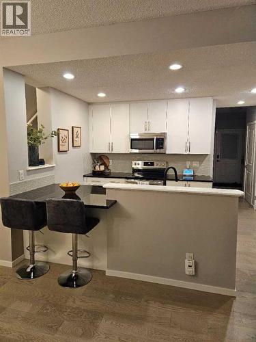 26 Chaparral Valley Common Se, Calgary, AB - Indoor Photo Showing Kitchen