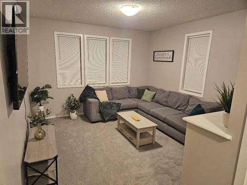 26 Chaparral Valley Common Se, Calgary, AB - Indoor Photo Showing Living Room