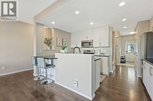26 Chaparral Valley Common Se, Calgary, AB - Indoor Photo Showing Kitchen