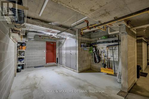 Private garage with storage and hose bib - 449 Edison Avenue, Ottawa, ON - Indoor Photo Showing Garage