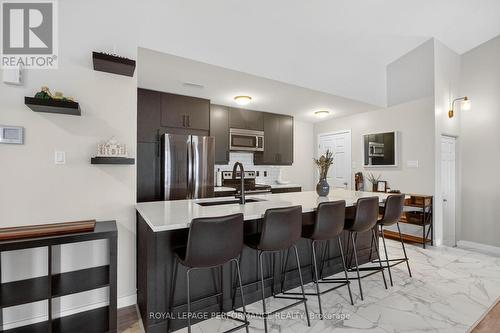 C - 100 Artesa Private, Ottawa, ON - Indoor Photo Showing Kitchen With Upgraded Kitchen
