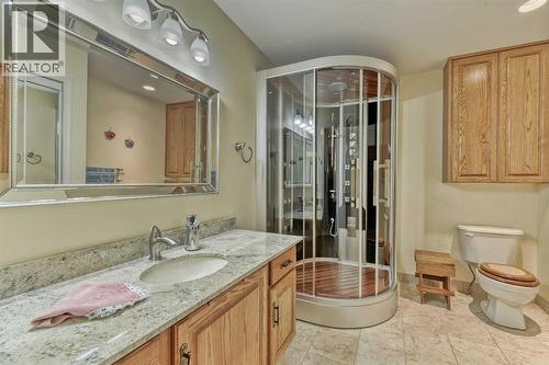 7 Scotia Landing Nw, Calgary, AB - Indoor Photo Showing Bathroom
