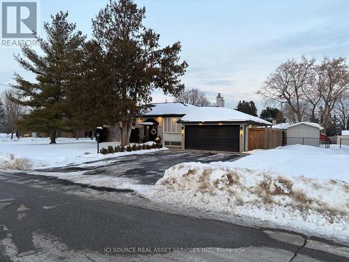 33 HAZELBURY DRIVE  King, ON L0G 1N0