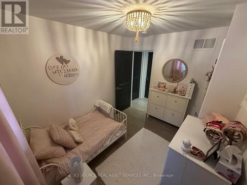 33 Hazelbury Drive, King, ON - Indoor Photo Showing Bedroom