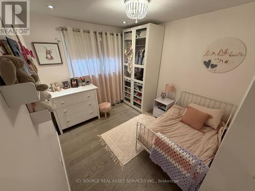 33 Hazelbury Drive, King, ON - Indoor Photo Showing Bedroom