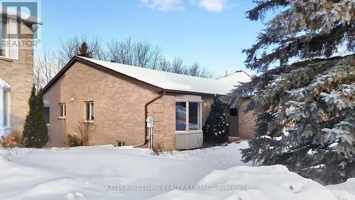 100 Timpson Drive, Aurora, ON - Outdoor