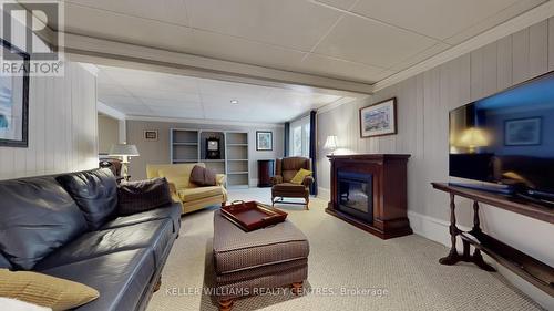 100 Timpson Drive, Aurora, ON - Indoor Photo Showing Living Room With Fireplace