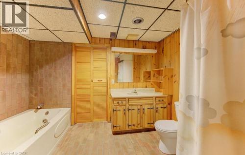 32 Brookview Court, Kitchener, ON - Indoor Photo Showing Bathroom