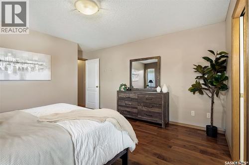 2906 St James Crescent, Regina, SK - Indoor Photo Showing Bedroom