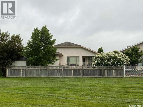 2906 St James Crescent, Regina, SK - Outdoor With Backyard