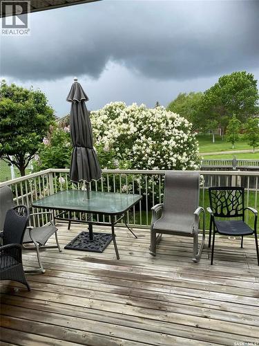 2906 St James Crescent, Regina, SK - Outdoor With Deck Patio Veranda