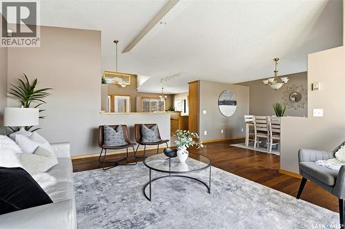 2906 St James Crescent, Regina, SK - Indoor Photo Showing Living Room