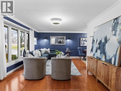 3438 Manning, Tecumseh, ON - Indoor Photo Showing Living Room