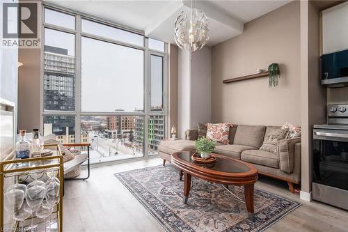 191 King Street S Unit# 702, Waterloo, ON - Indoor Photo Showing Living Room
