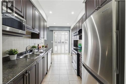 35 Losino Street, Caledon, ON - Indoor Photo Showing Kitchen With Double Sink With Upgraded Kitchen