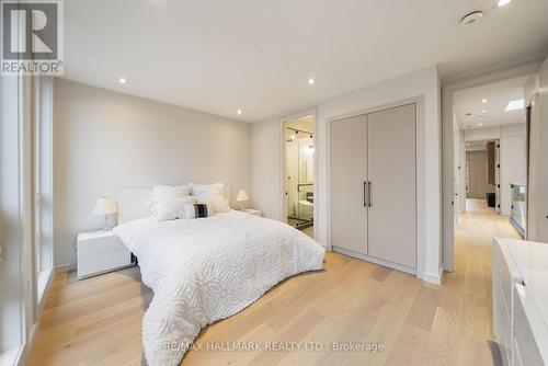 167 Parkhurst Boulevard, Toronto, ON - Indoor Photo Showing Bedroom