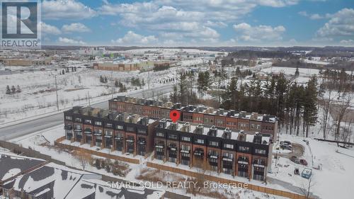 22 CHESTNUT COURT  Aurora, ON L4G 7C4