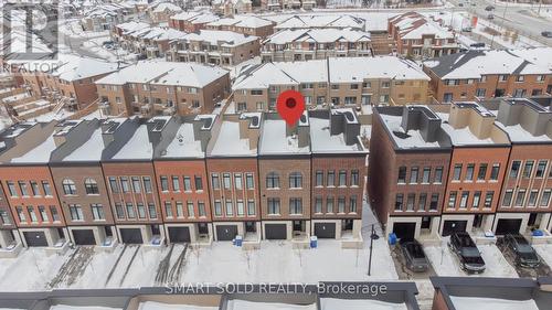 22 Chestnut Court, Aurora, ON - Outdoor With Facade