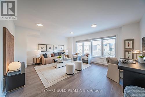 22 Chestnut Court, Aurora, ON - Indoor