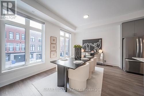 22 Chestnut Court, Aurora, ON - Indoor