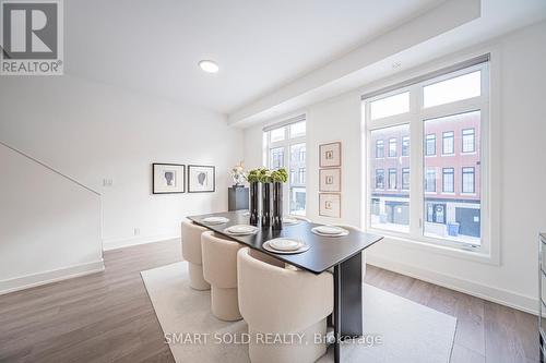 22 Chestnut Court, Aurora, ON - Indoor