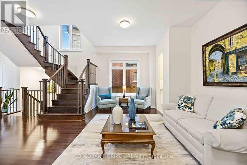 33 Kylemount Court, Vaughan, ON - Indoor Photo Showing Living Room