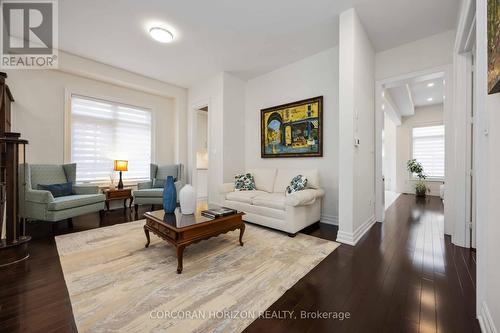 33 Kylemount Court, Vaughan, ON - Indoor Photo Showing Living Room