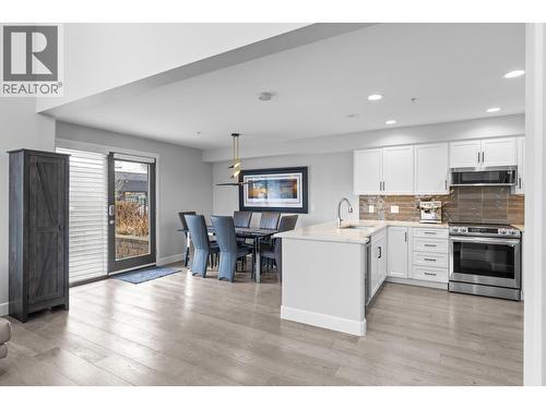 457 West Avenue Unit# 108, Kelowna, BC - Indoor Photo Showing Bedroom