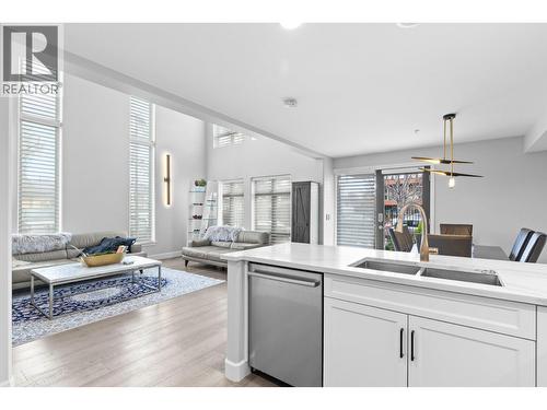 457 West Avenue Unit# 108, Kelowna, BC - Indoor Photo Showing Bedroom