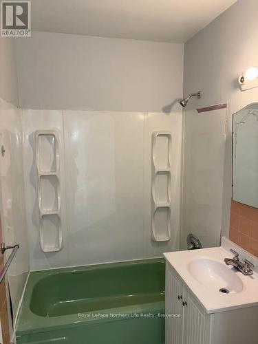 122-126 Mcintyre Street E, North Bay (Central), ON 