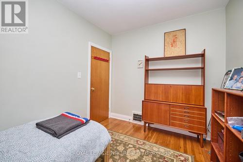 218 Carlton Street, St. Catharines (Downtown), ON - Indoor Photo Showing Bedroom
