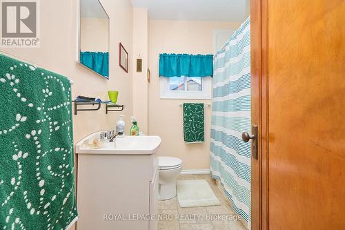 218 Carlton Street, St. Catharines (Downtown), ON - Indoor Photo Showing Bathroom