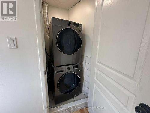 52 Grand Valley Drive, Brampton, ON - Indoor Photo Showing Laundry Room