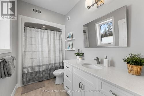 346 Foresters Falls Road, Whitewater Region, ON - Indoor Photo Showing Bathroom