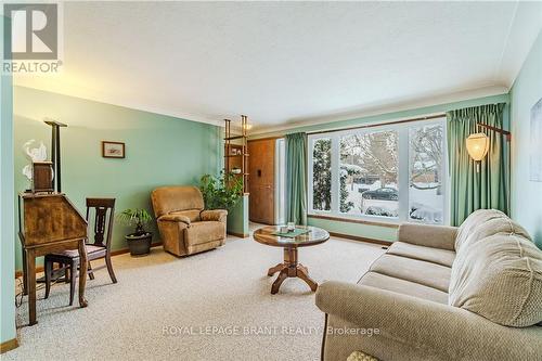 35 Forsythe Avenue, Brantford, ON - Indoor Photo Showing Living Room