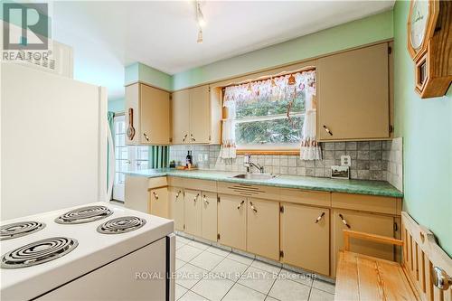 35 Forsythe Avenue, Brantford, ON - Indoor Photo Showing Kitchen