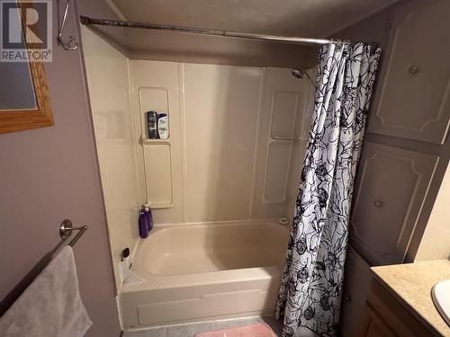 625 Vickers St. S., Thunder Bay, ON - Indoor Photo Showing Bathroom