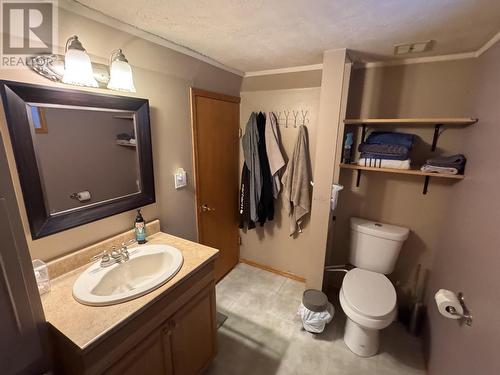 625 Vickers St. S., Thunder Bay, ON - Indoor Photo Showing Bathroom
