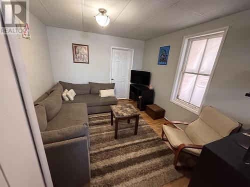 625 Vickers St. S., Thunder Bay, ON - Indoor Photo Showing Living Room