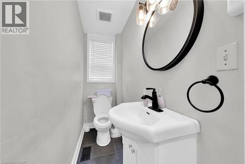 199 Bay Street N, Hamilton, ON - Indoor Photo Showing Bathroom