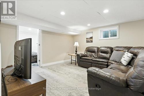 7637 Wellington Road 7, Mapleton, ON - Indoor