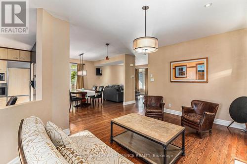 1386 Chicory Place, Ottawa, ON - Indoor Photo Showing Living Room