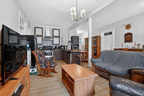 Dwelling - 306 Av. Des Érables, Brigham, QC - Indoor Photo Showing Living Room