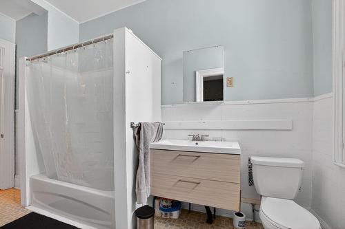 Dwelling - 306 Av. Des Érables, Brigham, QC - Indoor Photo Showing Bathroom