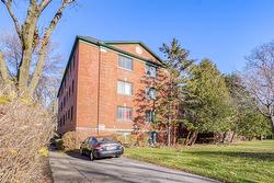 11-1101 Boul. Graham  Mont-Royal, QC H3P 2G3